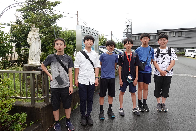 23お世話になった「青少年司牧センター」を背に